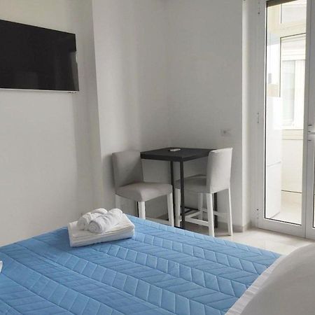 Mare Luna Apartment Бари Экстерьер фото
