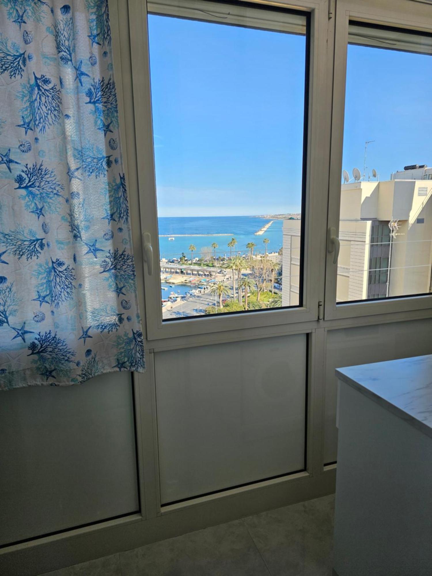 Mare Luna Apartment Бари Экстерьер фото